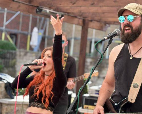 Live photo 4 from gig 2