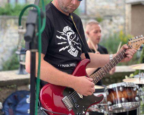 Live photo 9 from gig 2