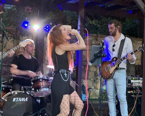 Live photo 2 from gig 3